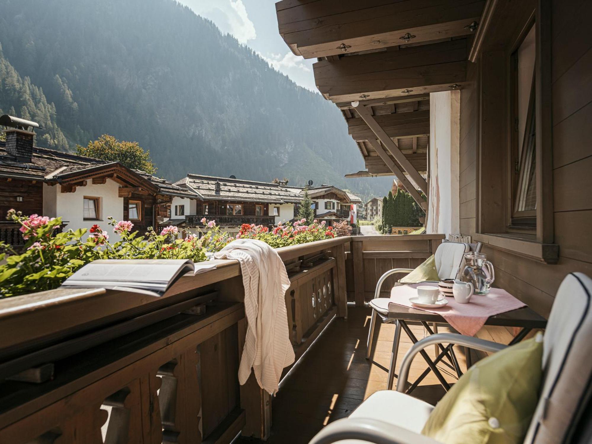 Apparthotel "Landhaus Veronika" Mayrhofen Bagian luar foto