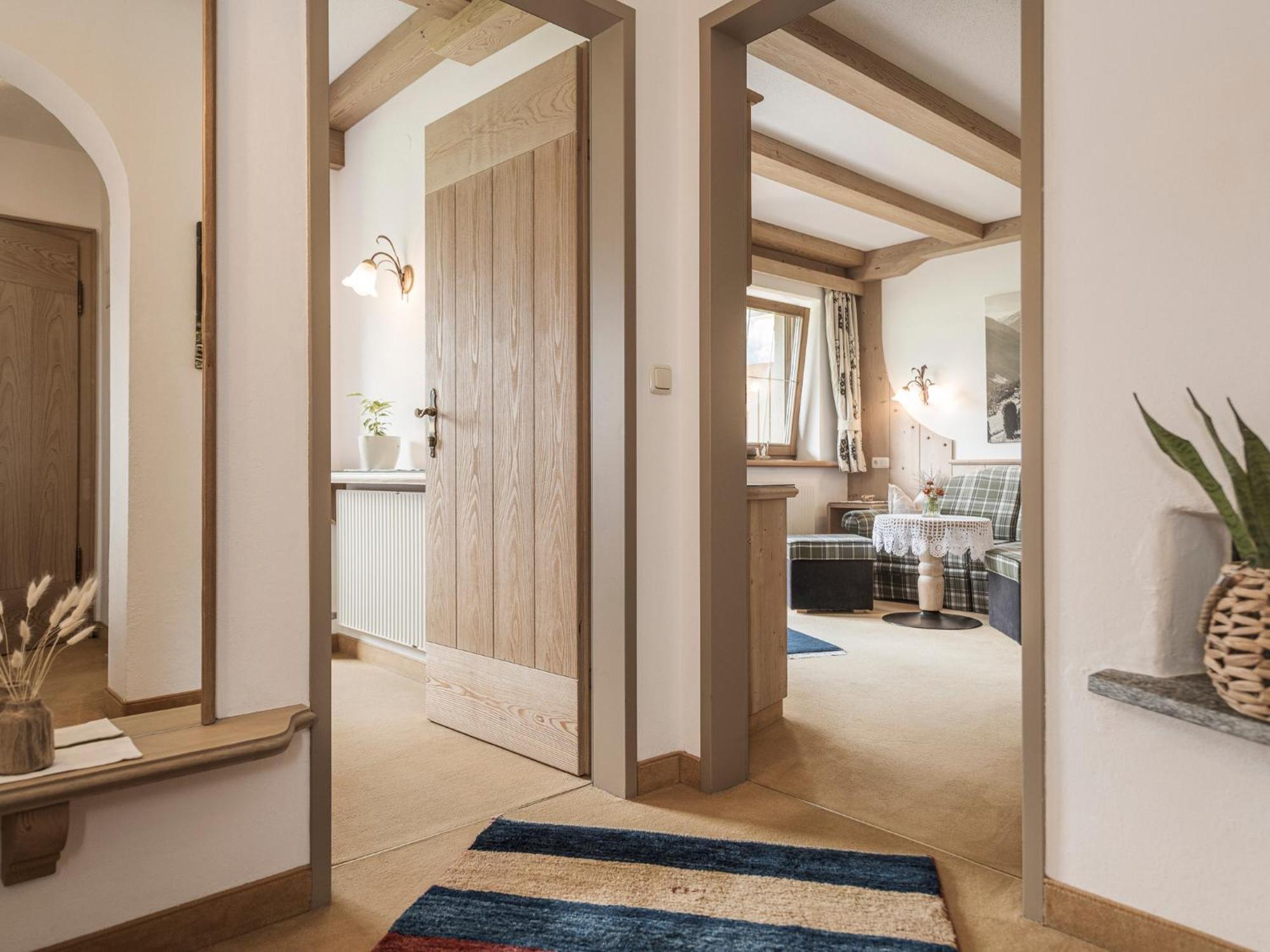 Apparthotel "Landhaus Veronika" Mayrhofen Bagian luar foto