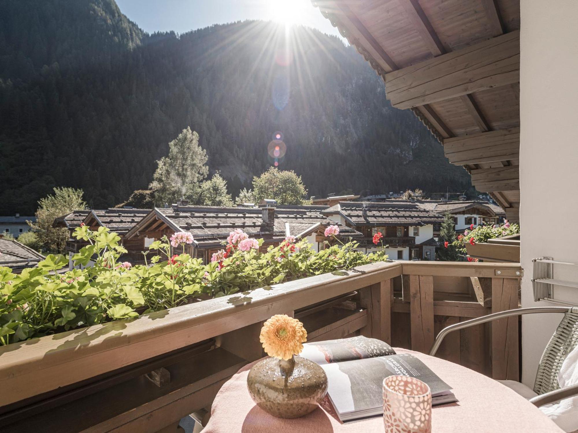 Apparthotel "Landhaus Veronika" Mayrhofen Bagian luar foto