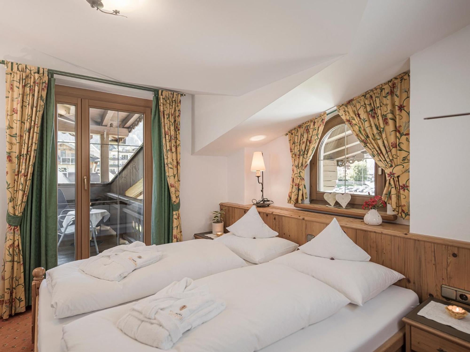 Apparthotel "Landhaus Veronika" Mayrhofen Bagian luar foto