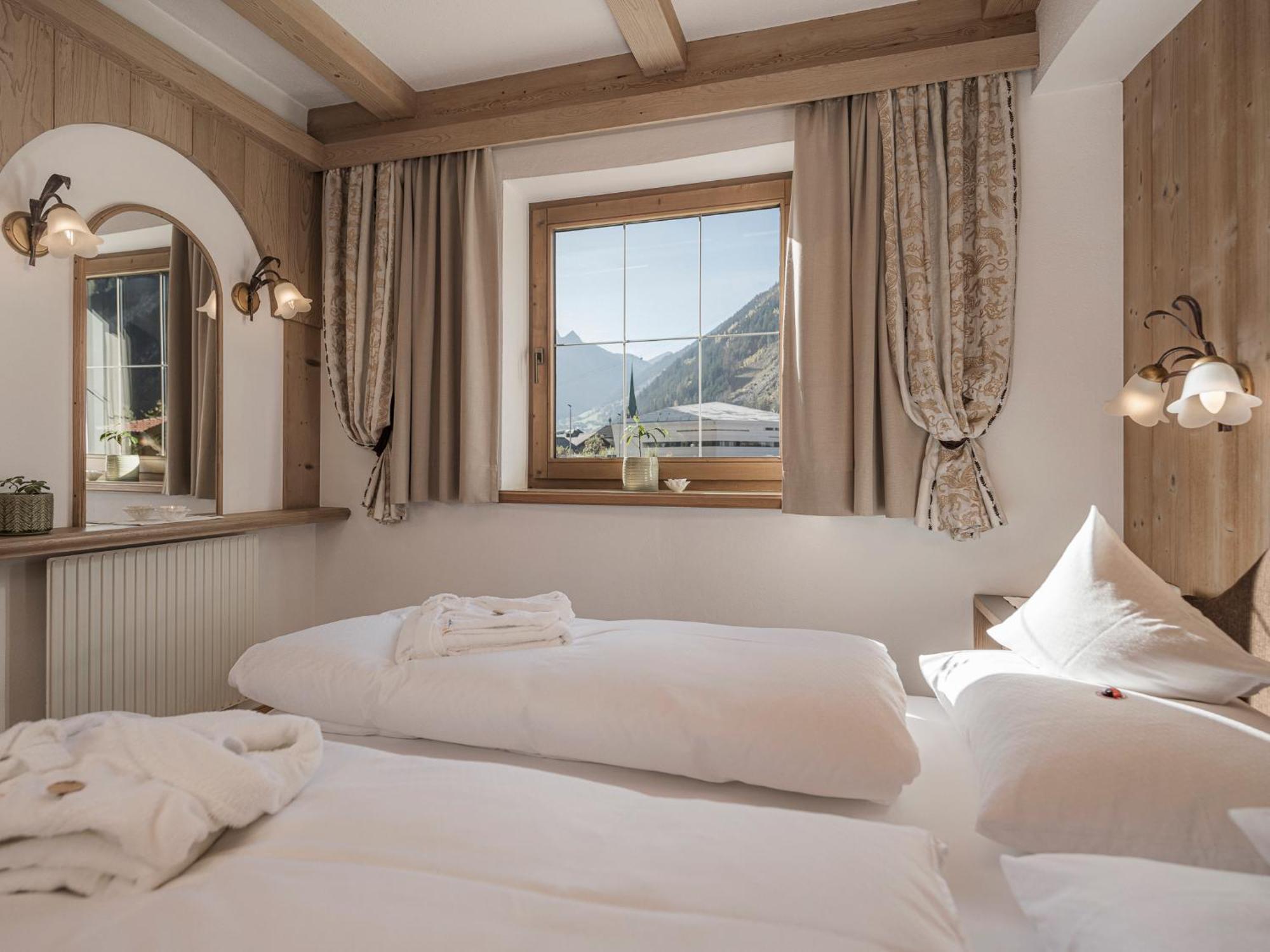 Apparthotel "Landhaus Veronika" Mayrhofen Bagian luar foto